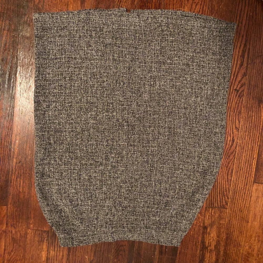 SagHarbor Petite Size 6 Gray Skirt